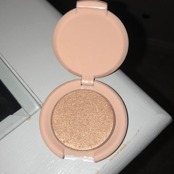 IBY Radiant Glow Highlighter - Picture 2 of 3